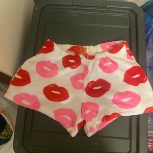 Cozy Lip Print Shorts